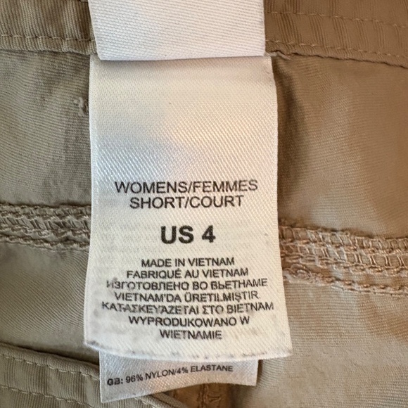 The North Face women's Tan Convertible Hiking Pants size 4 Short - Picture 6 of 6